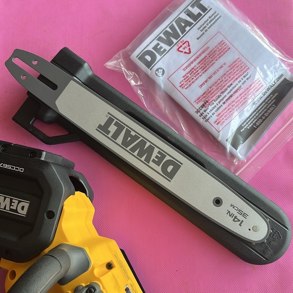 Dewalt 60v chainsaw. Tool only - Picture 5 of 5